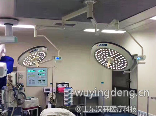 LED子母手术无影灯安装现场